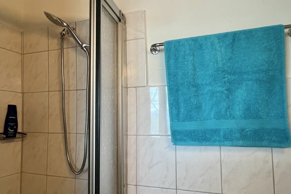 Häuschen mit  herrlicher Seesicht, Privatstrand und vielen 