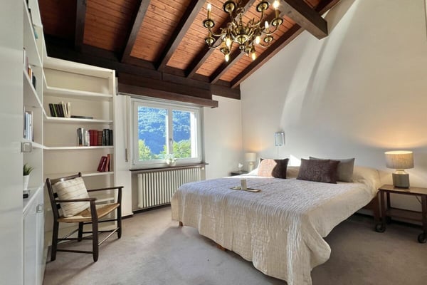Wohnen im Grünen - Einfamilienhaus mit herrlicher Aussicht und viel Gestaltungspotenzial 4
