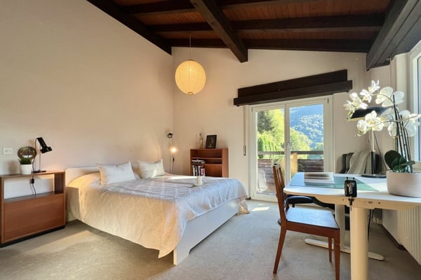 Wohnen im Grünen - Einfamilienhaus mit herrlicher Aussicht und viel Gestaltungspotenzial 6