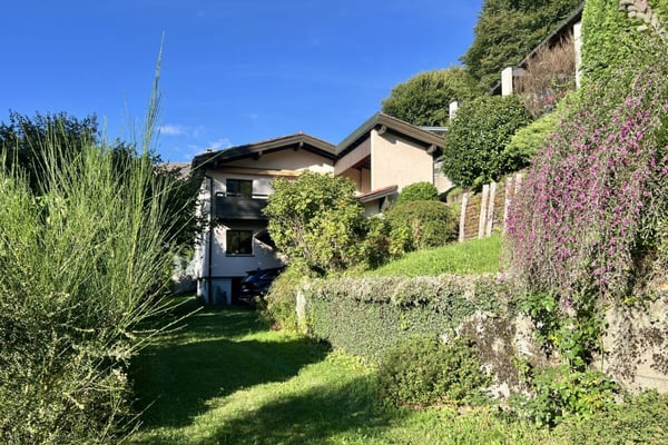 Wohnen im Grünen - Einfamilienhaus mit herrlicher Aussicht und viel Gestaltungspotenzial