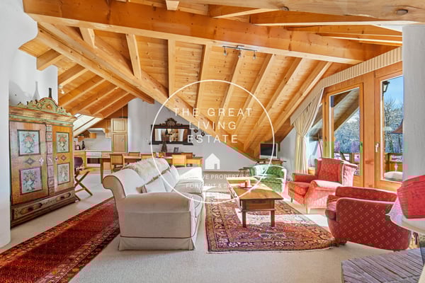 Affascinante attico di 1.5 locali con vista mozzafiato a Celerina 2