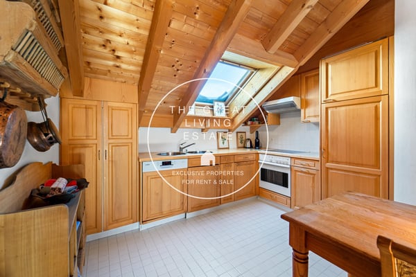 Affascinante attico di 1.5 locali con vista mozzafiato a Celerina 6