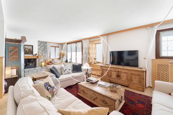 Elegante appartamento di 1.5 locali con camino a Celerina/Schlarigna 2