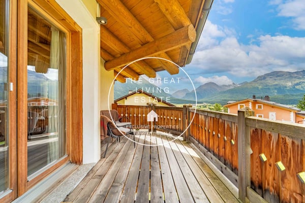 Elegante attico di 1.5 locali con vista panoramica a Samedan 9