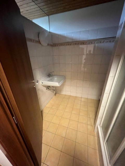 Büro/Arztpraxis/Schönheitsstudio ev. bereits möbliert 8