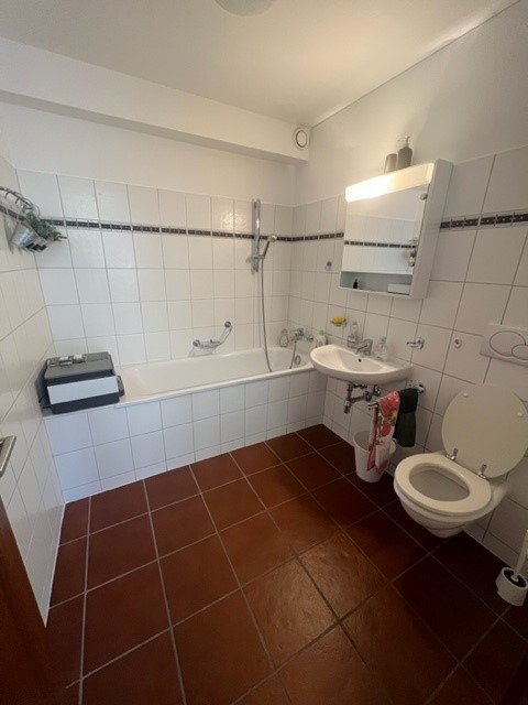 Büro/Arztpraxis/Schönheitsstudio ev. bereits möbliert 17