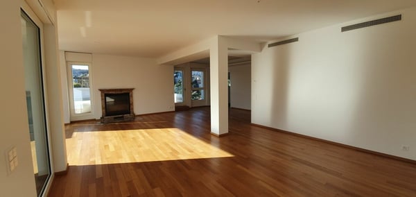 Prestigioso attico di lusso con vista a 360° impareggiabile! 11