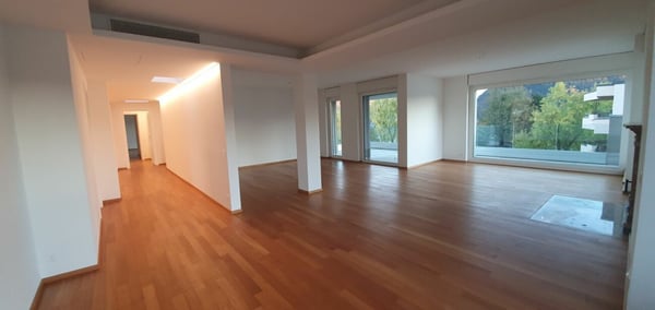 Prestigioso attico di lusso con vista a 360° impareggiabile! 3