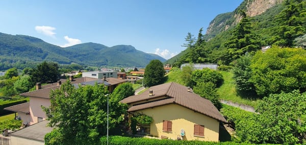 Ampio e ben strutturato con posteggio interno compreso vicino al Fox Town! 10