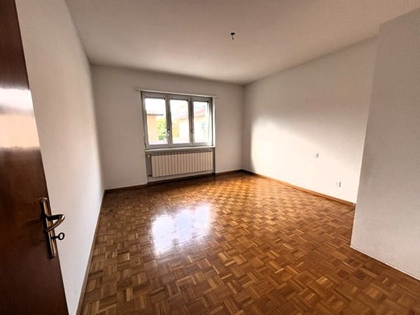 Casa bifamiliare con progetto approvato per sopraelevazione di un piano 9