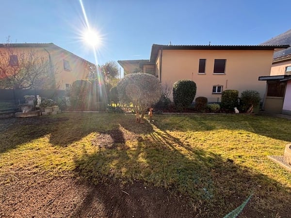 Casa bifamiliare con progetto approvato per sopraelevazione di un piano 5