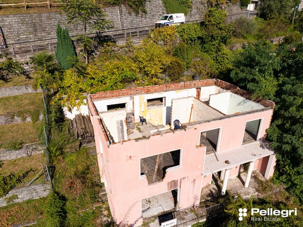 Con stupenda vista e licenza edilizia approvata 3