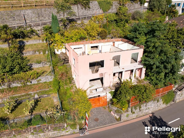 Con stupenda vista e licenza edilizia approvata 2