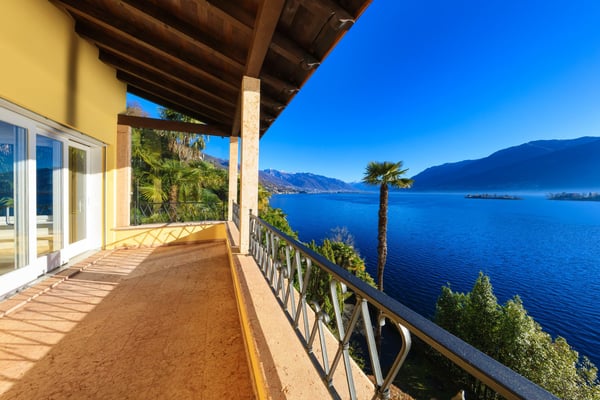 Exklusive Attikawohnung mit unverbaubarem Seeblick und privatem Seezugang mit Strand 1