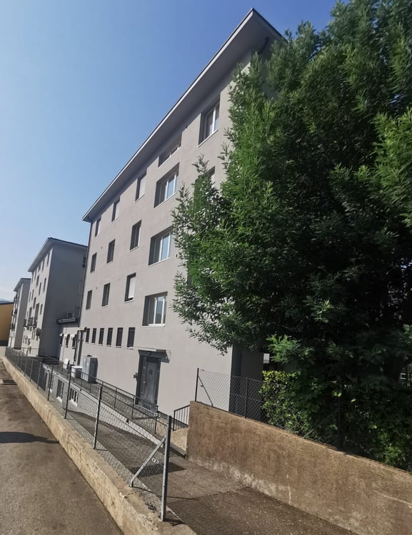 Ottimo investimento di Spazio Commerciale in Vendita a Lamone 2