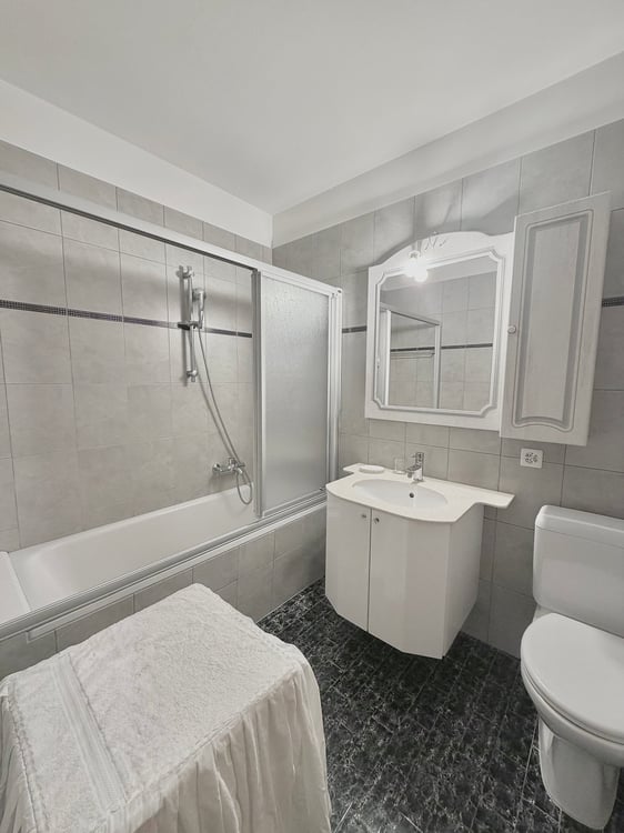 1.5 locali spazioso e luminoso in centro a Locarno 5