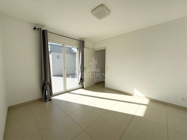 4.5 locali con grande terrazza panoramica e accesso privato al piano a 6