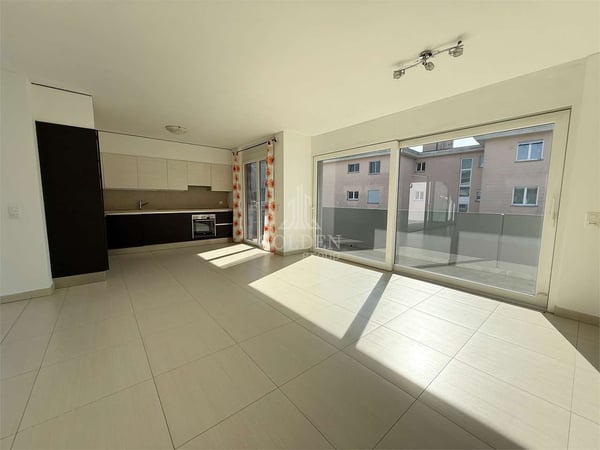 4.5 locali con grande terrazza panoramica e accesso privato al piano a 4