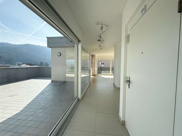 4.5 locali con grande terrazza panoramica e accesso privato al piano a 2