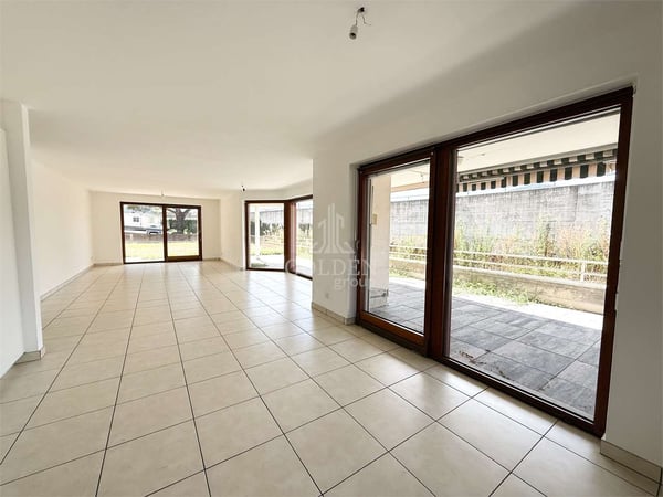 Ampio 4.5 locali con giardino privato e terrazza coperta 5