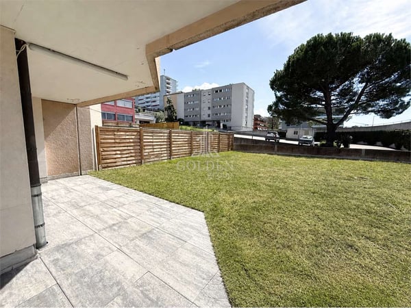 Ampio 4.5 locali con giardino privato e terrazza coperta 2