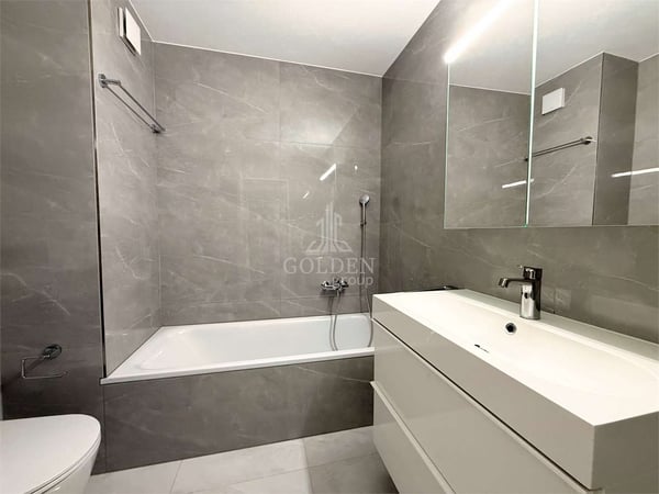 1.5 locali ristrutturato con ampio spazio esterno 8