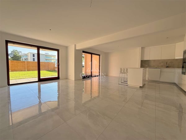 1.5 locali ristrutturato con ampio spazio esterno 2