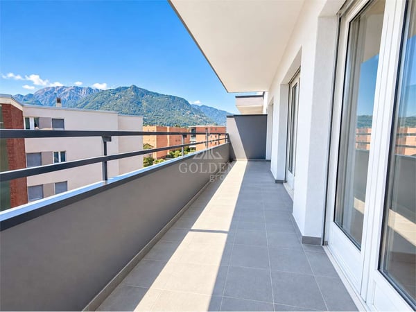 3.5 locali con balcone a pochi passi da Piazza Grande 8