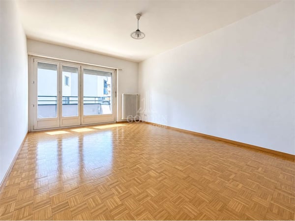 Locarno: 3.5 locali al 6 piano con balcone 5