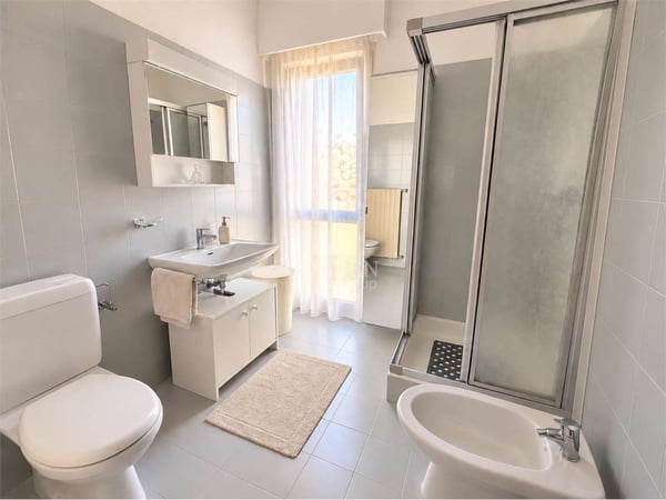 Breganzona - 2.5 locali di 170 m² al 2 piano, trasformabile in 5.5 lo 8