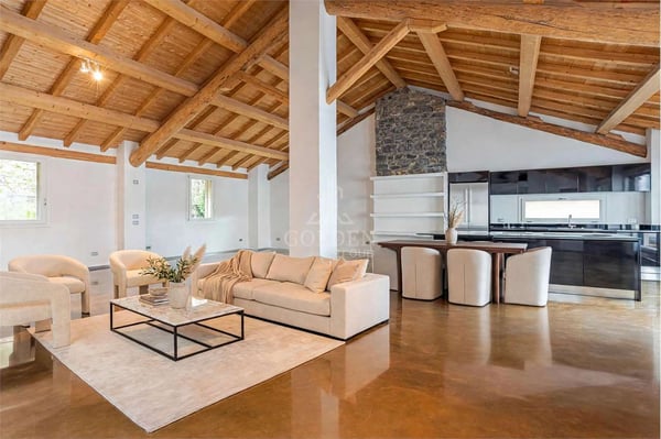 Attico di lusso con terrazzo e giardino | Investimento a reddito 5% 2