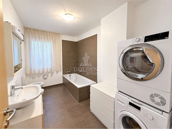 Pregassona: 5.5 locali con ampio balcone e tre camere 8