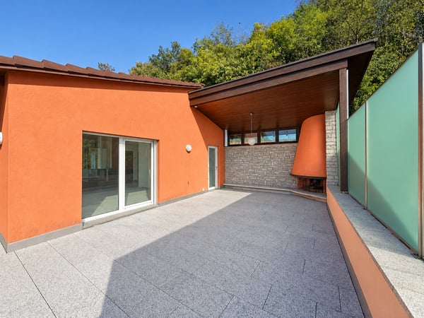 Elegante villa con vista panoramica sul lago, piscina a sfioro e giardino privato 16
