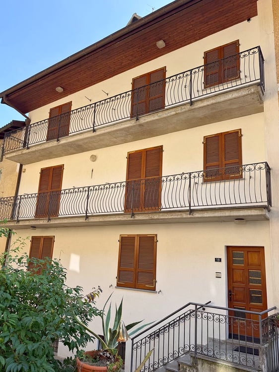 Casa unifamiliare di carattere o investimento da cogliere nel cuore di Collina d’Oro: 1
