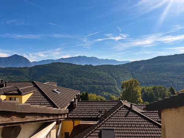 Collina d’Oro: potenziale a reddito o una casa di 7 locali tutta da vivere 24
