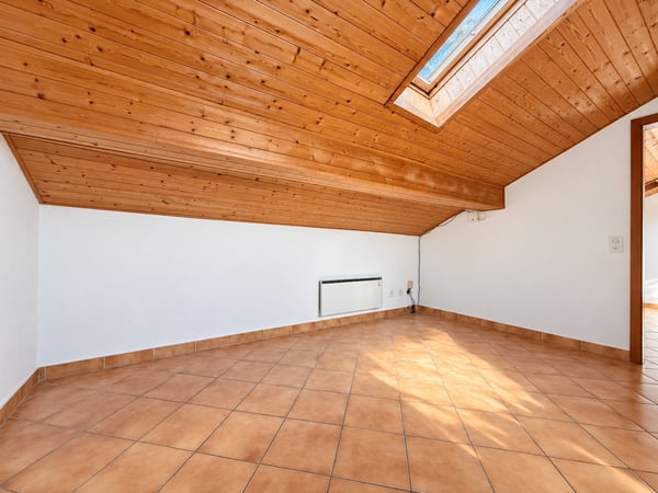 Collina d’Oro: potenziale a reddito o una casa di 7 locali tutta da vivere 9