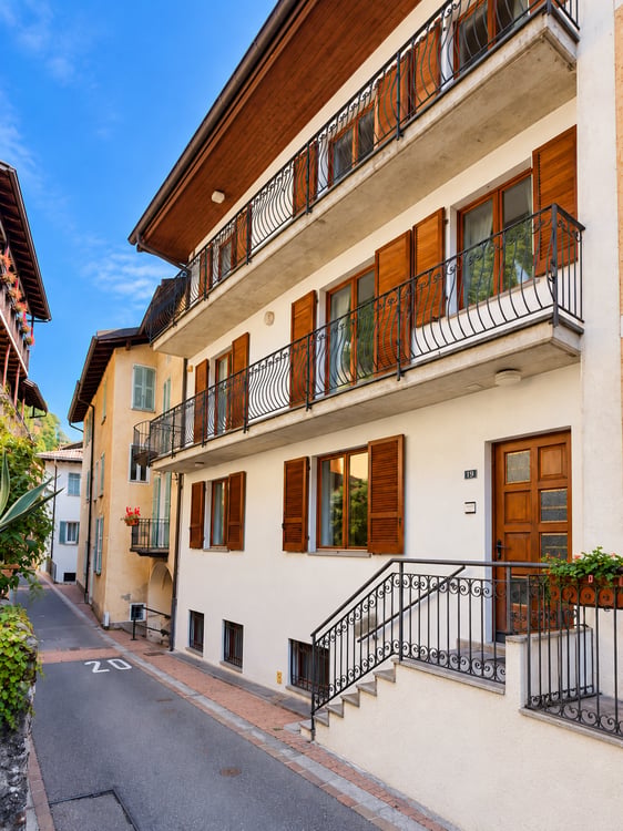 Collina d’Oro: potenziale a reddito o una casa di 7 locali tutta da vivere 2