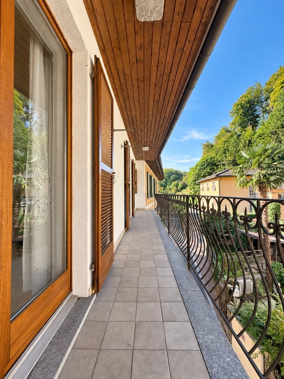 Collina d’Oro: potenziale a reddito o una casa di 7 locali tutta da vivere 3
