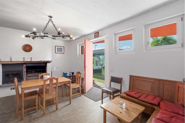 Giubiasco - Villa Architettonica di Prestigio con Jacuzzi e Design Uni 9