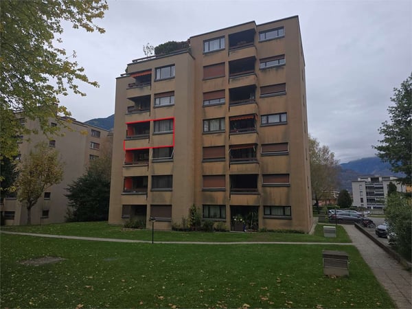 Giubiasco - Luminoso 1.5 locali con terrazza e due posteggi privati 1