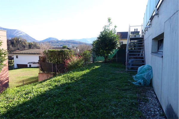 Raro ! 1.5 locali con grande terrazza e accesso al giardino 10