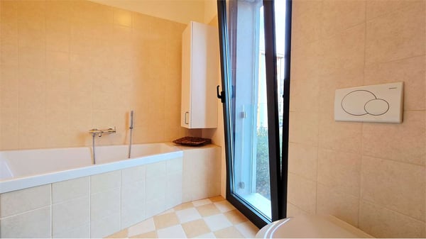 3.5 locali con possibilità di residenza secondaria 12