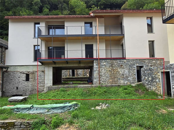 Elegante 3.5 locali MINERGIE-P-ECO con portico e giardino privato 1