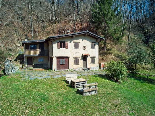 Rustico da favola a Bogno (Val Colla-Lugano)