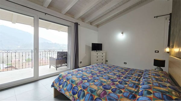 Moderna villetta bifamiliare con 2 appartamenti 2