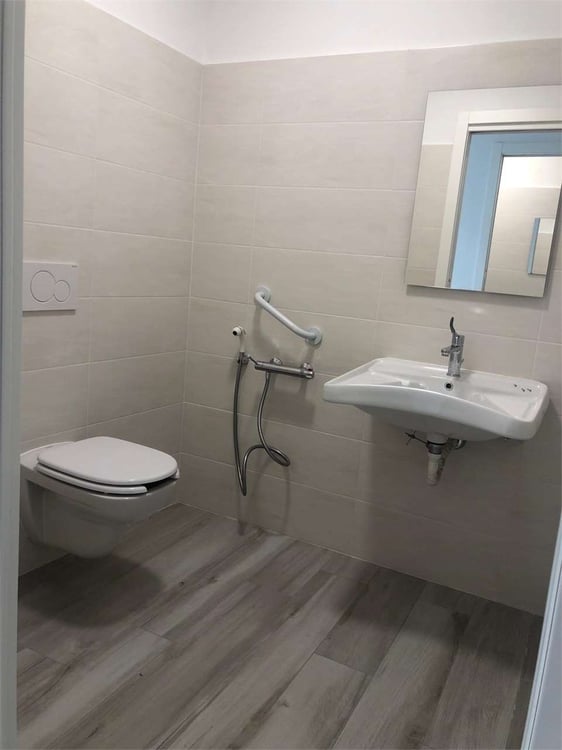 Affittasi Locale Commerciale - 40 m² - Centro Biasca 4