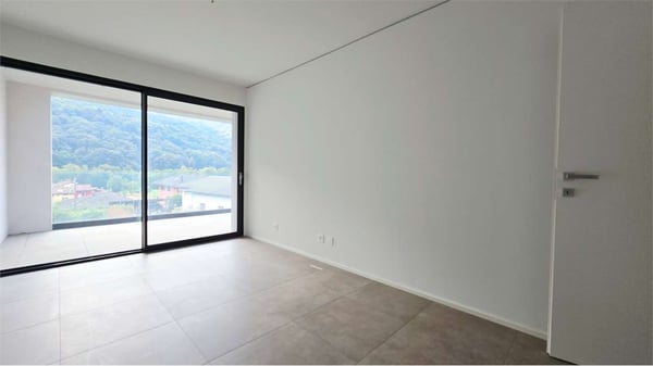 Moderno appartamento 2.5 locali con terrazza nella Residenza Due Laghi 8