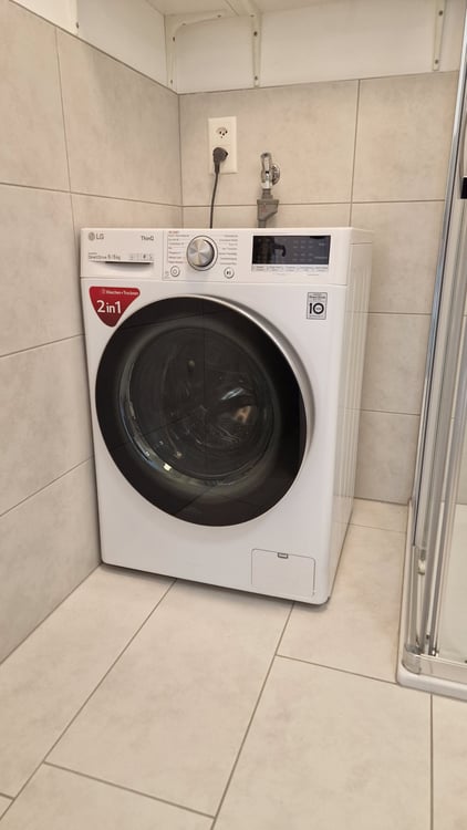 Moderno appartamento 2.5 locali con balcone e vista aperta 10