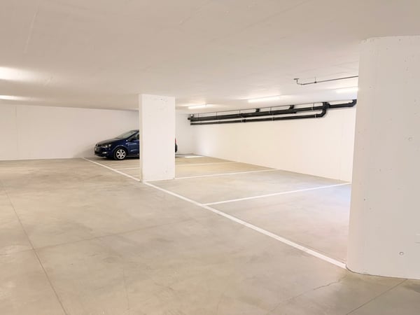 Affittasi posto auto coperto ad Agno (vicino alla stazione) 1