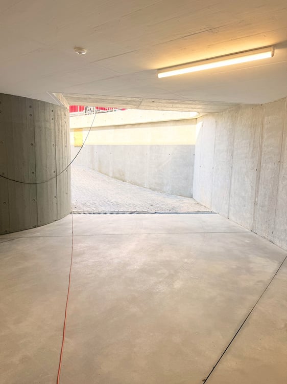 Affittasi posto auto coperto ad Agno (vicino alla stazione) 3